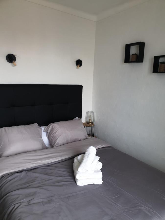 Les Pieds Dans L' Eau Apartment Empuriabrava Exterior foto